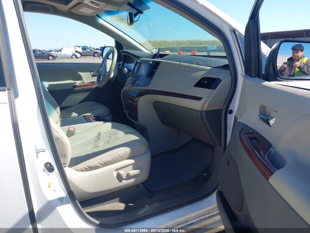 Toyota Sienna Xle V6 8 Passenger