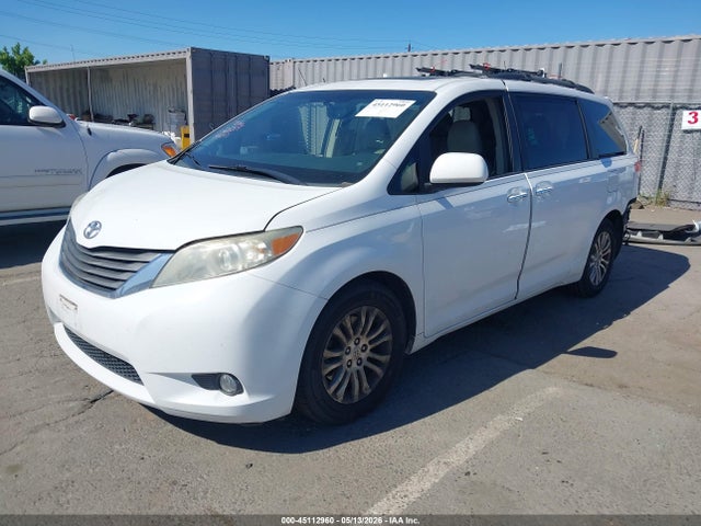 Toyota Sienna Xle V6 8 Passenger