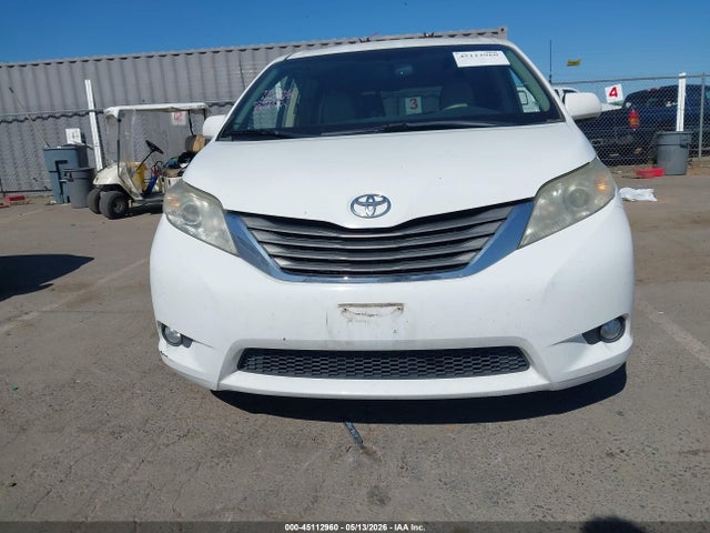 Toyota Sienna Xle V6 8 Passenger