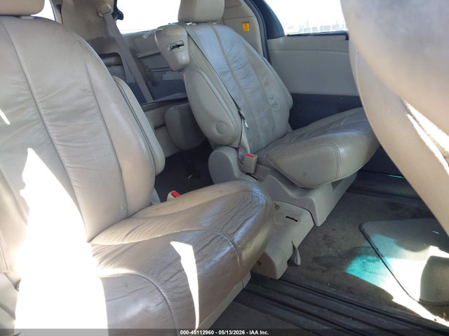 Toyota Sienna Xle V6 8 Passenger