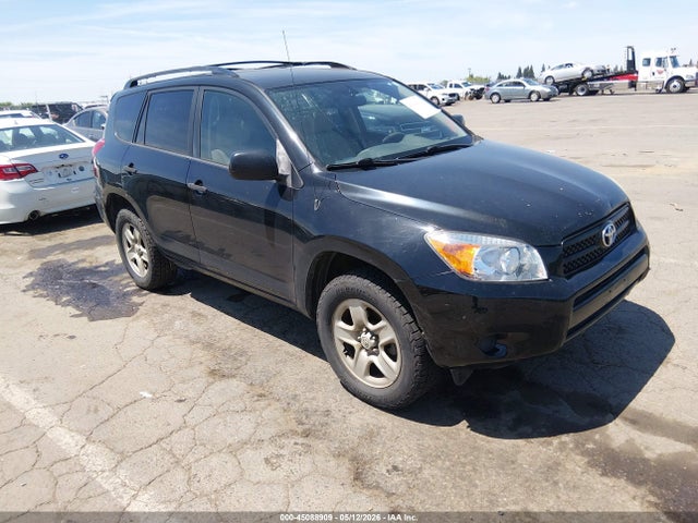 Salvage Toyota RAV4 Image