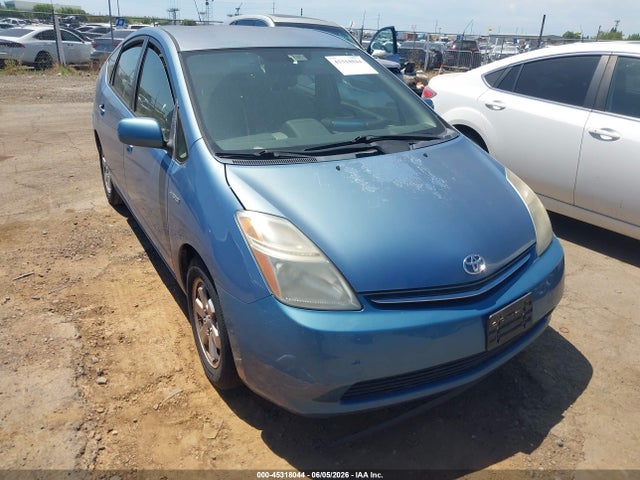 Salvage Toyota Prius Image
