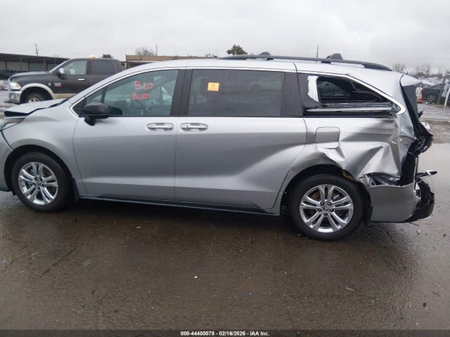 Toyota Sienna Xse