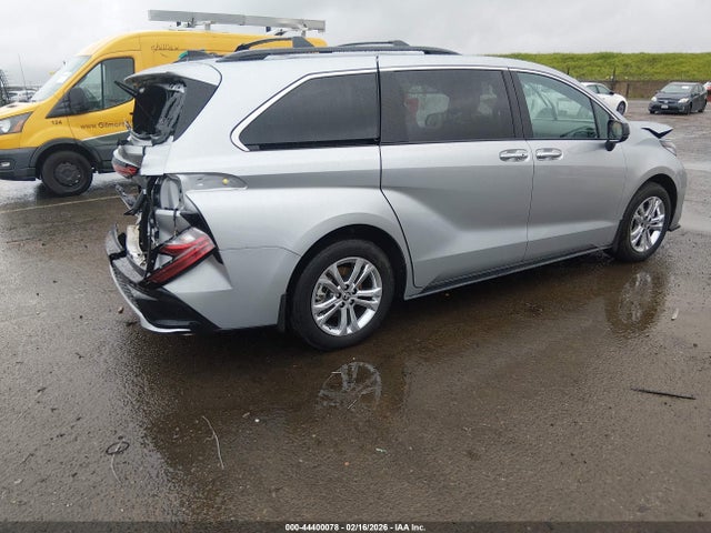 Toyota Sienna Xse