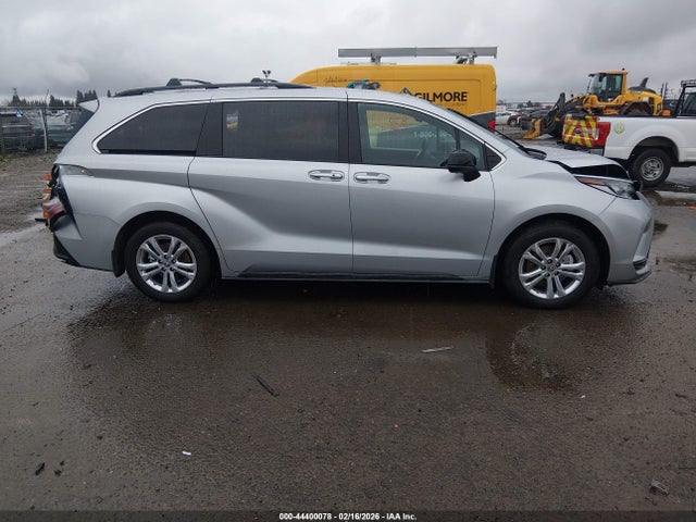Toyota Sienna Xse