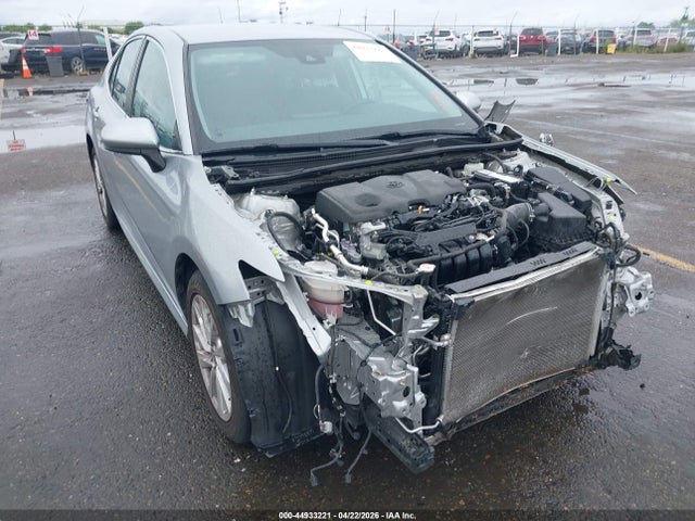 Salvage Toyota Camry Image