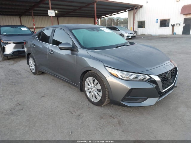 Salvage Nissan Sentra Image