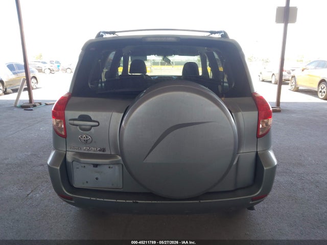 Toyota RAV4 Limited V6