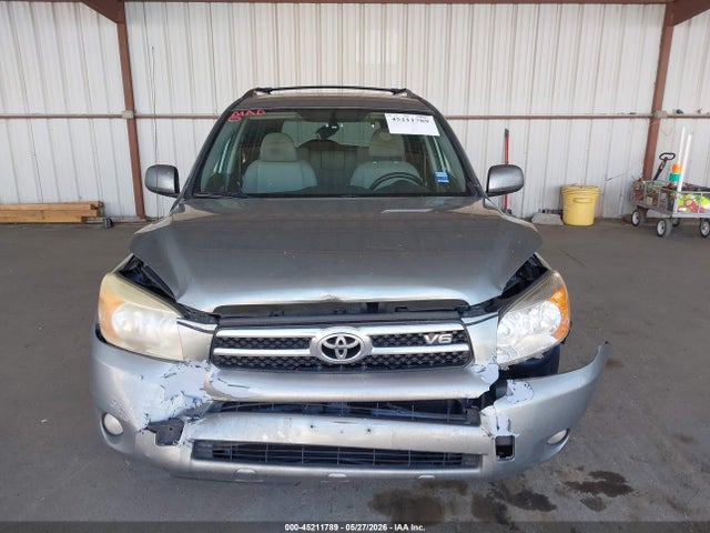 Toyota RAV4 Limited V6