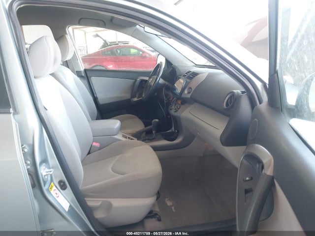 Toyota RAV4 Limited V6