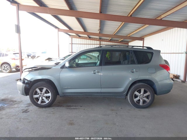 Toyota RAV4 Limited V6