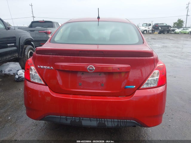 Nissan Versa 1.6 S+