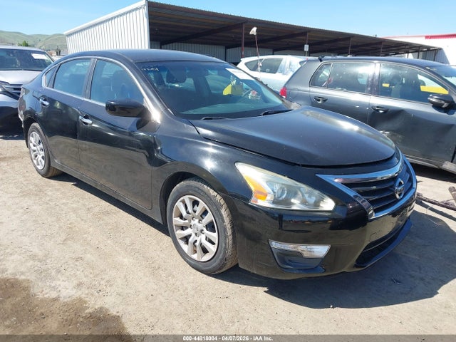 Salvage Nissan Altima Image