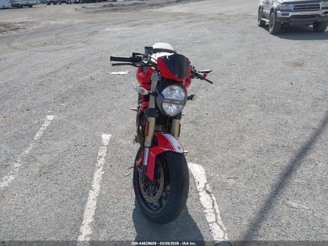 Ducati Monster 1110