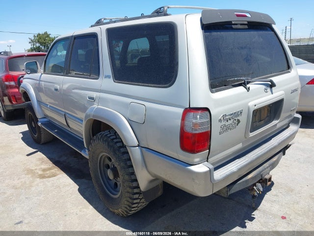 Toyota 4Runner Limited V6