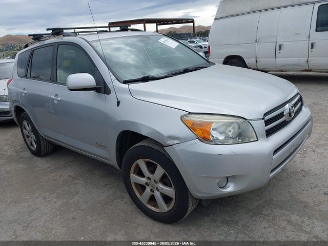Salvage Toyota RAV4 Image
