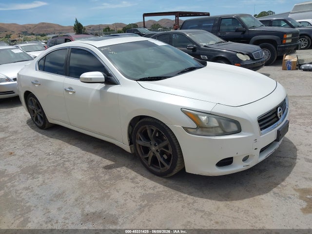 Salvage Nissan Maxima Image