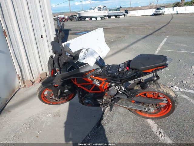 KTM 390 Duke