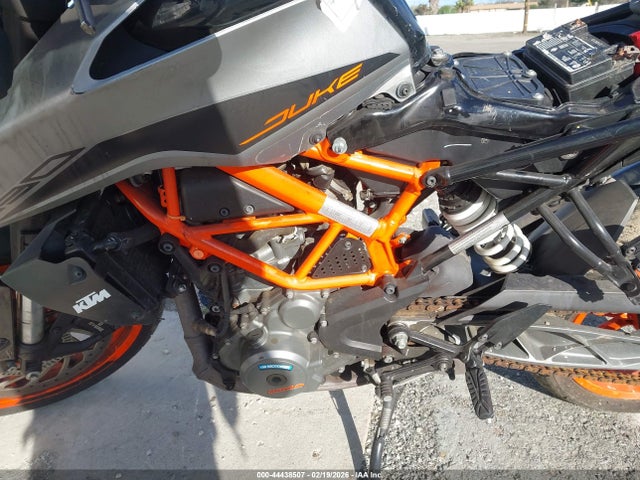 KTM 390 Duke
