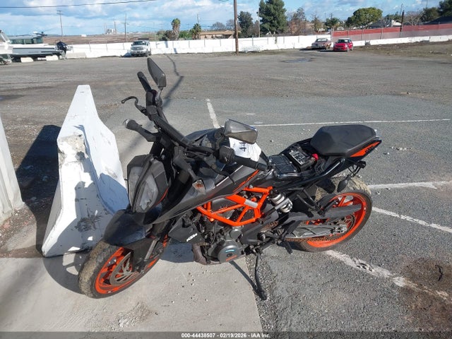 KTM 390 Duke