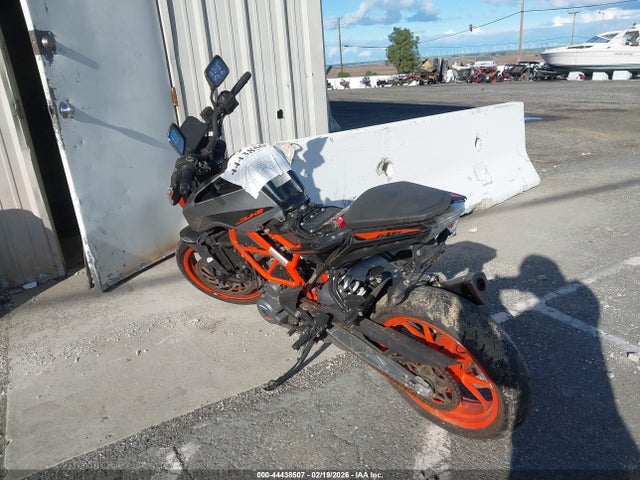 KTM 390 Duke