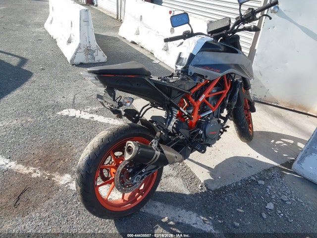 KTM 390 Duke