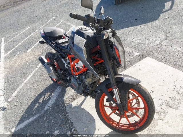 Salvage KTM 390 Image
