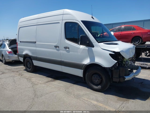 Salvage Mercedes-Benz Sprinter 2500 Image