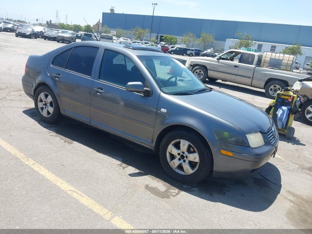 Salvage Volkswagen Jetta Image