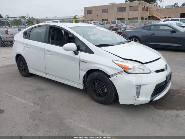 Salvage Toyota Prius Image
