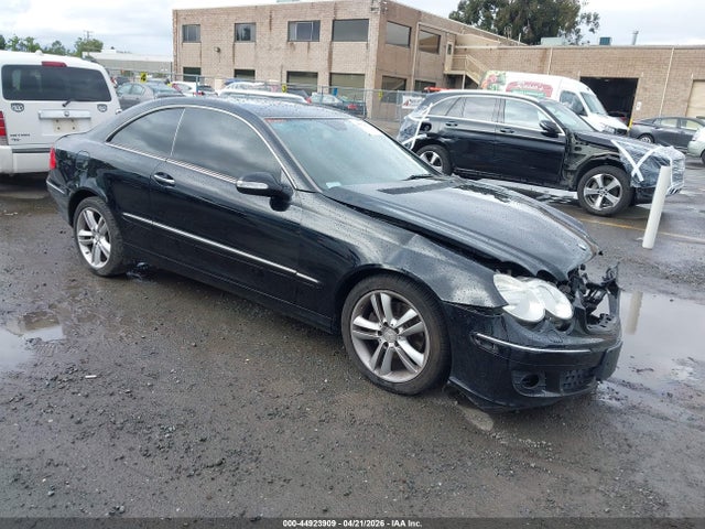 Salvage Mercedes-Benz Clk-class Image