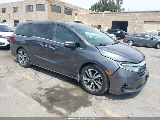 Salvage Honda Odyssey Image
