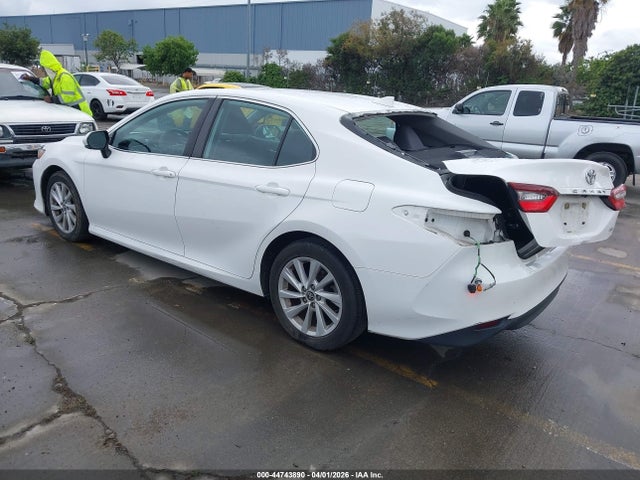 Toyota Camry Le