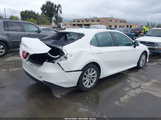 Toyota Camry Le