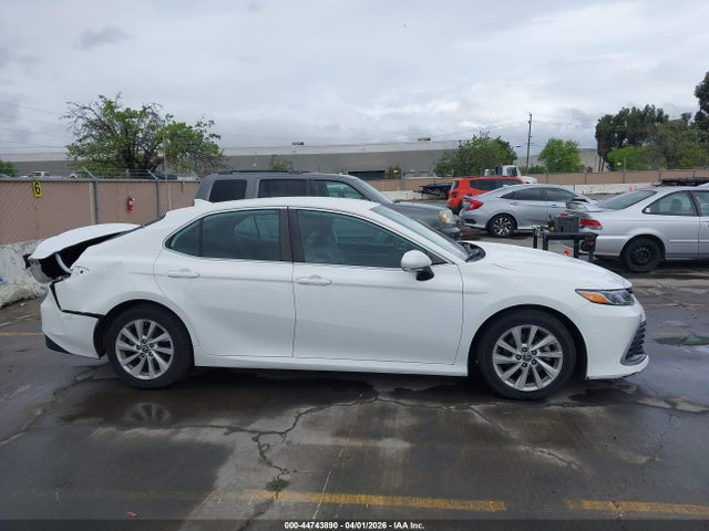 Toyota Camry Le