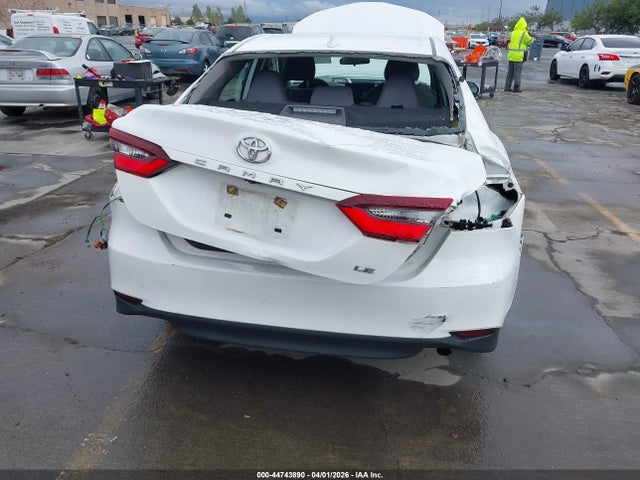 Toyota Camry Le