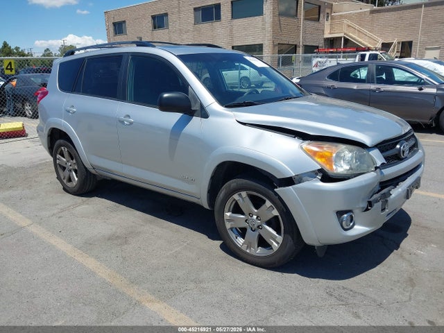 Salvage Toyota RAV4 Image