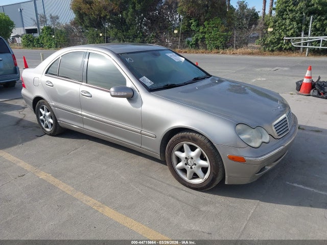 Salvage Mercedes-Benz C-Class Image