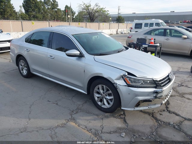 Salvage Volkswagen Passat Image