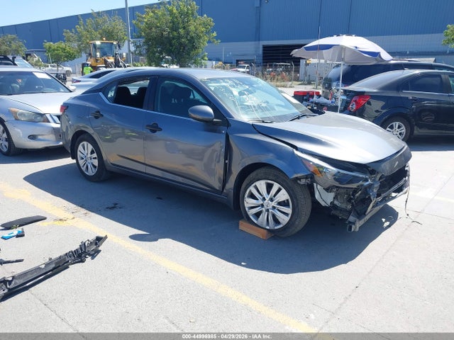 Salvage Nissan Sentra Image