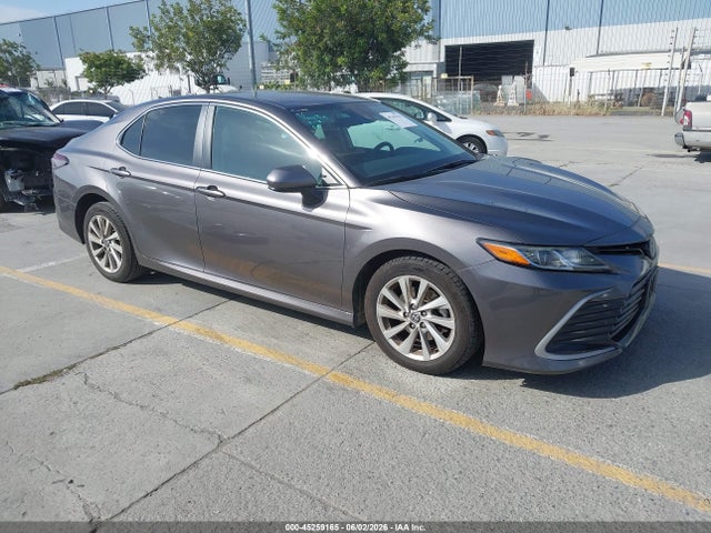 Salvage Toyota Camry Image