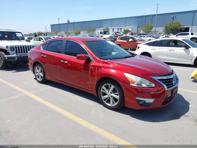 Salvage Nissan Altima Image