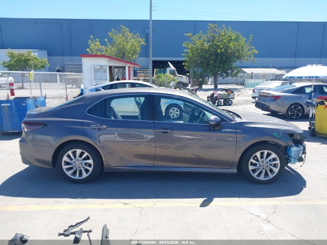 Toyota Camry Le