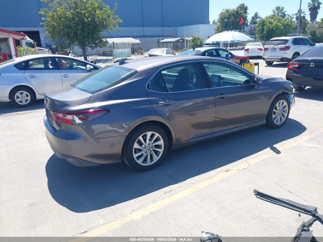 Toyota Camry Le