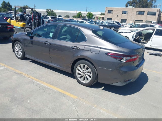 Toyota Camry Le