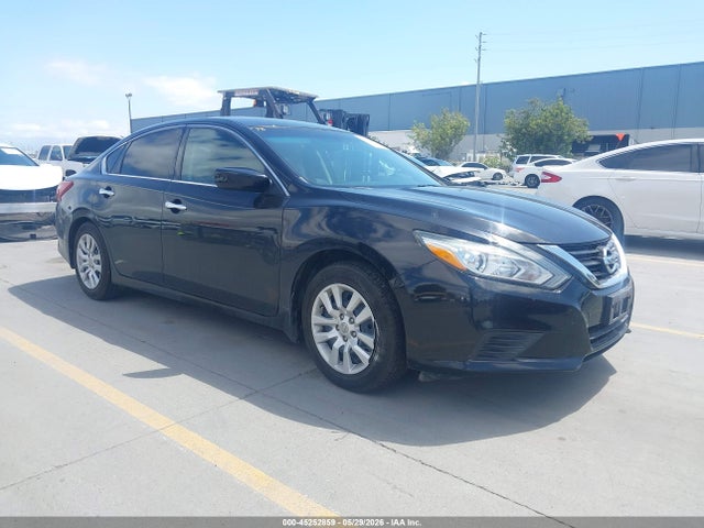 Salvage Nissan Altima Image