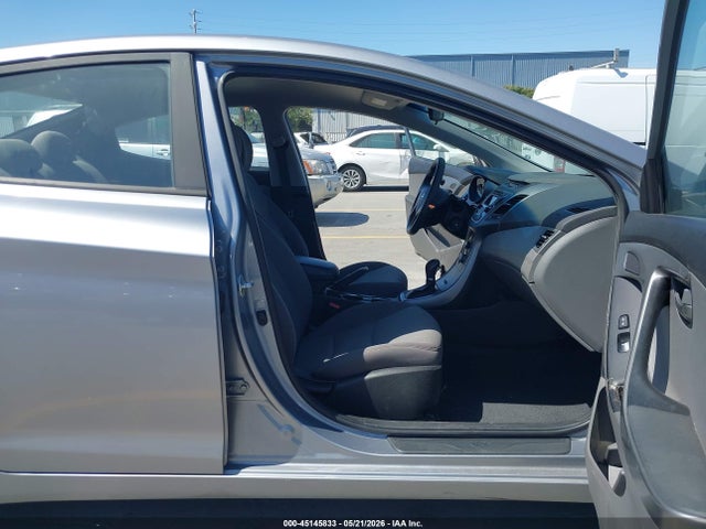 Hyundai ELANTRA Se