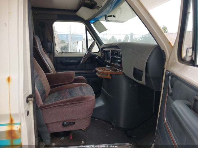 Ford Econoline E350 Cutaway Van