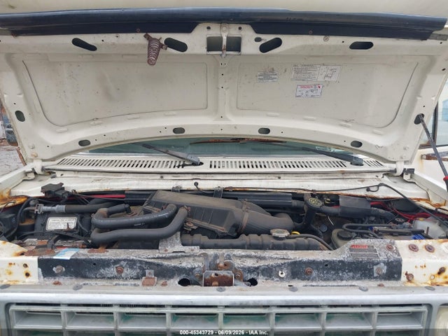 Ford Econoline E350 Cutaway Van