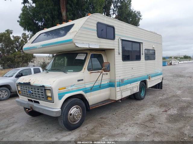 Ford Econoline E350 Cutaway Van